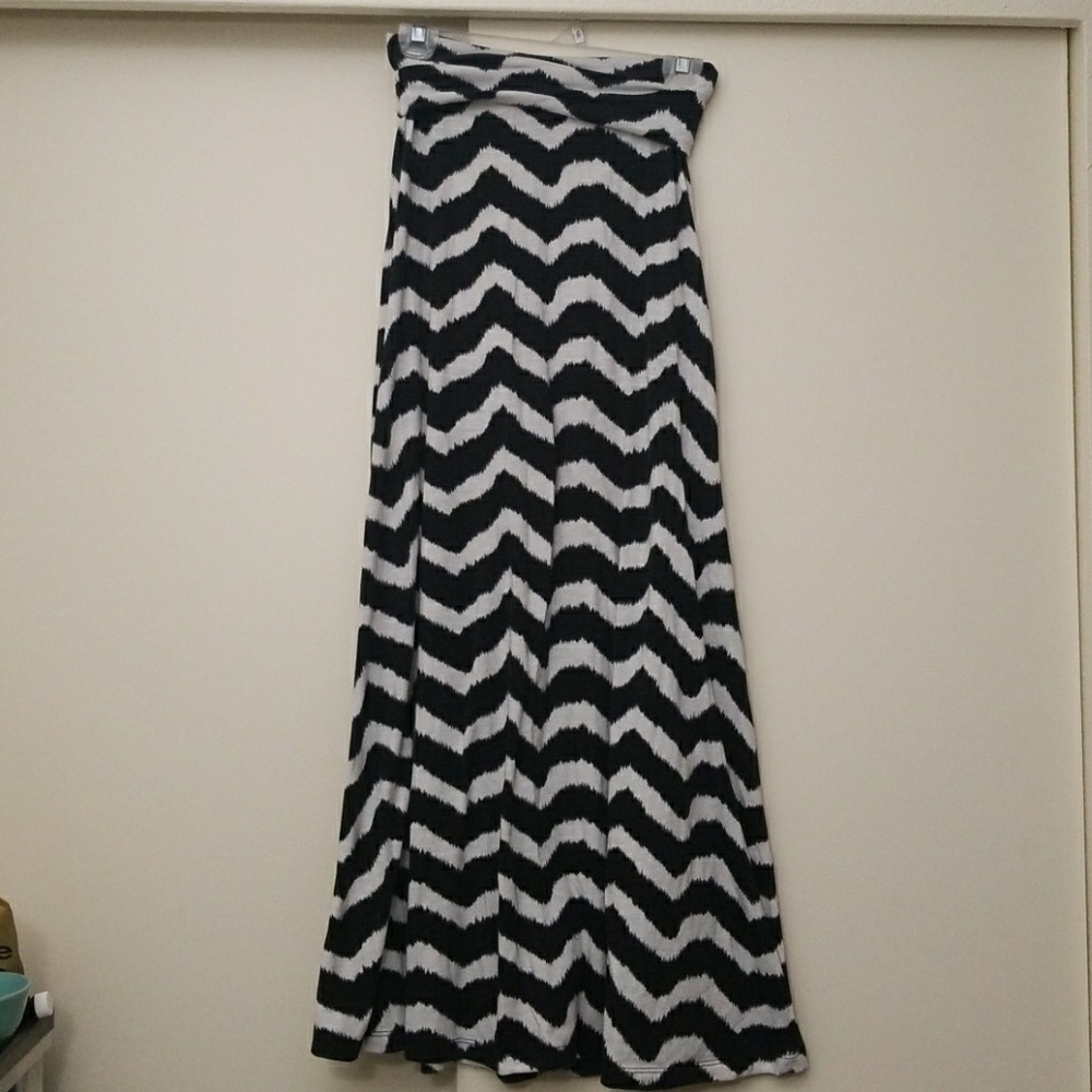 Black and White Chevron Maxi Skirt